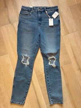 Good American Good Curve Skinny Crop Jeans NWT 8/29 Distressed Stretch Denim